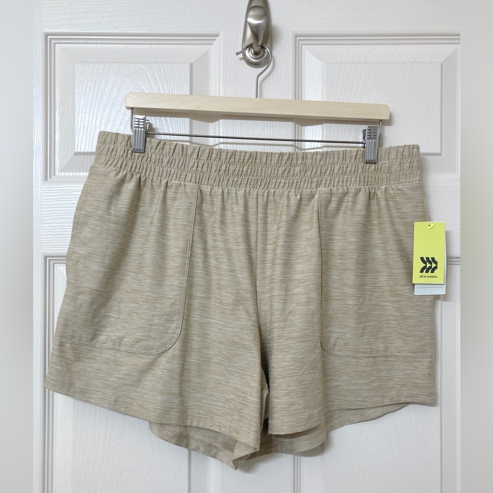 NEW All in Motion Women’s Beige Knit Shorts Size Large Athleisure Lounge Summer - Picture 10 of 10